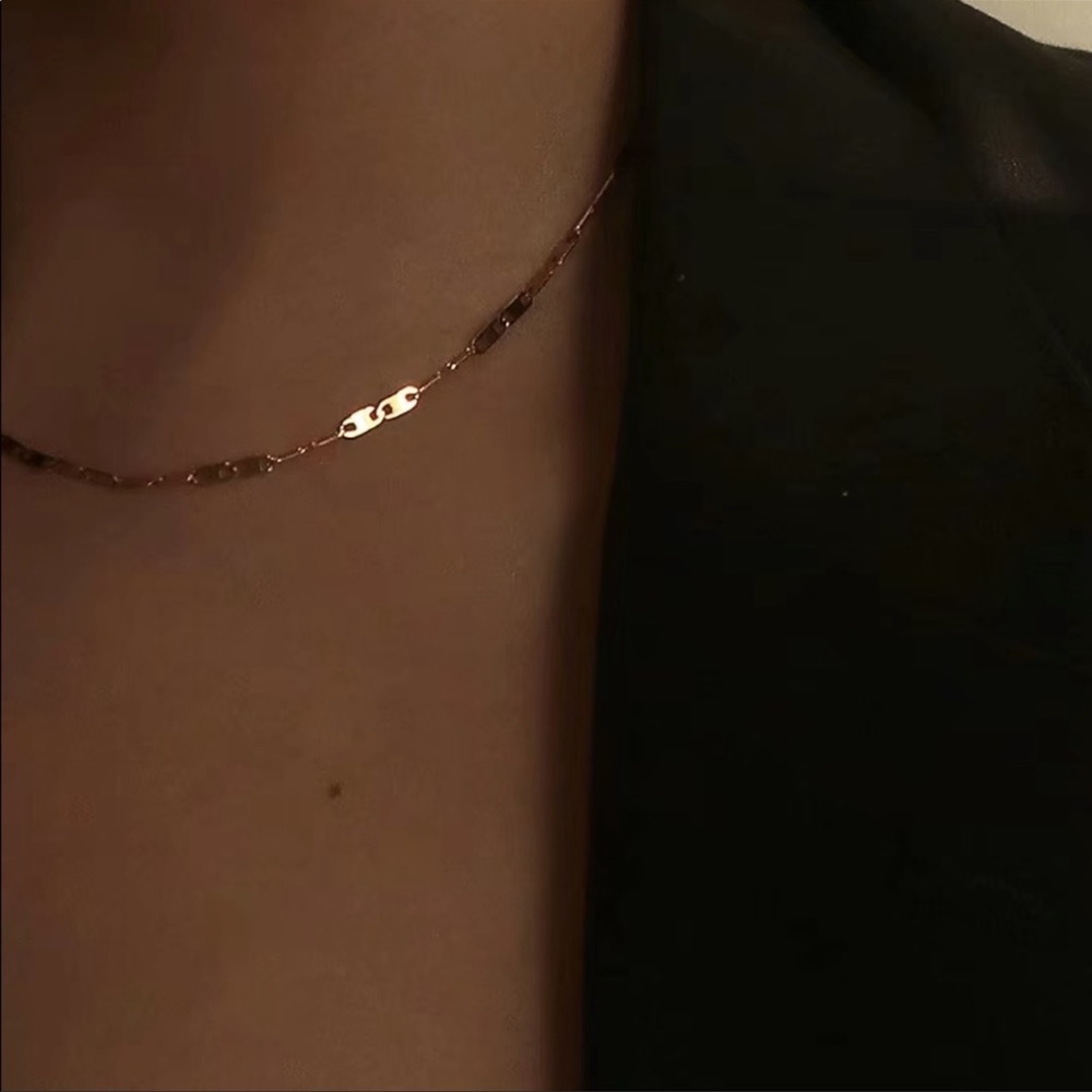 CLOSING SALE! ✨18K Gold Plated Flat Anna Chain Necklace - Picture 9 of 9